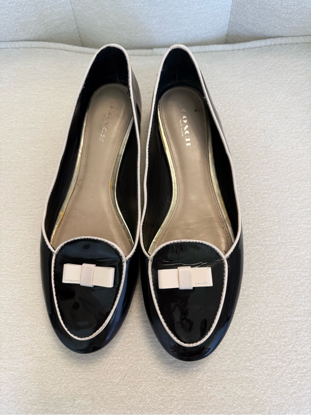 Coach Black Patent Leather Bow Ballet Loafer Flats Ivory Trim Size 8B